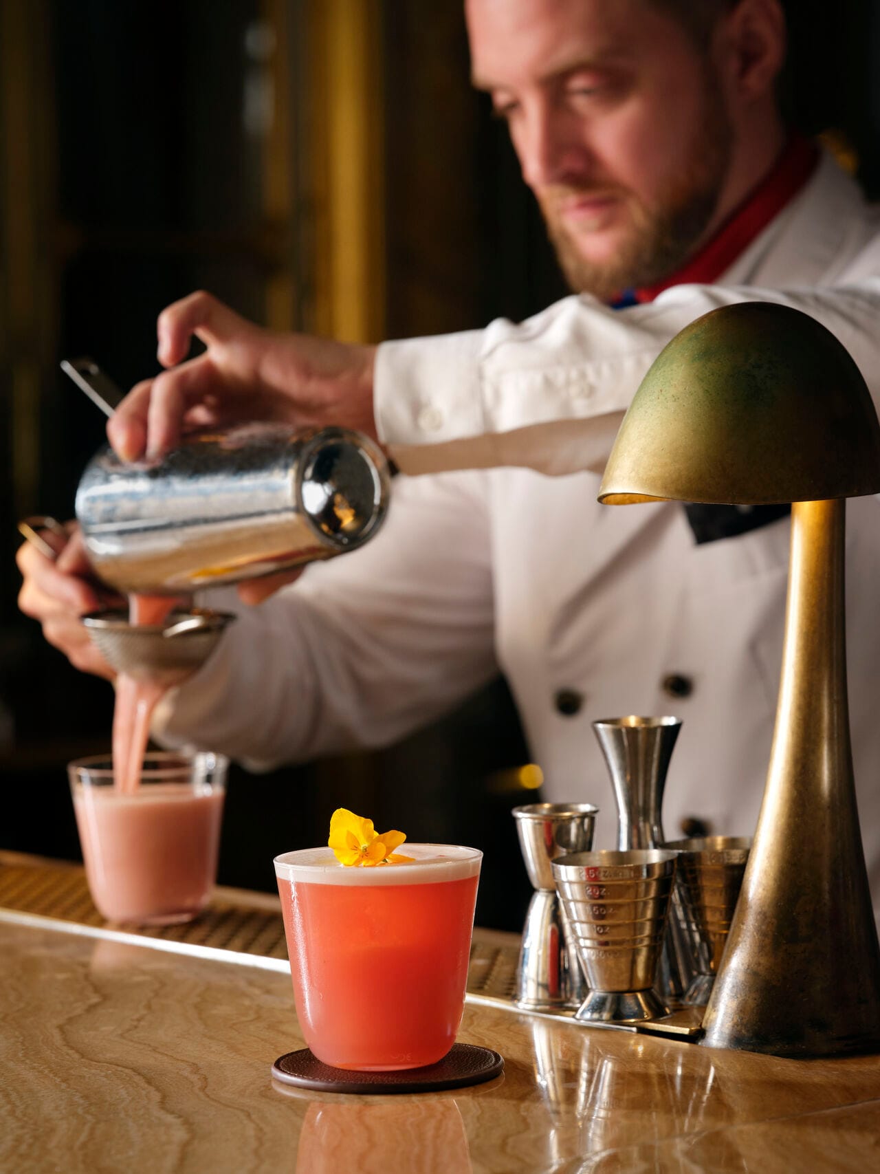 Le Bar Les Ambassadeurs dévoile sa nouvelle carte de cocktails aux arômes printaniers